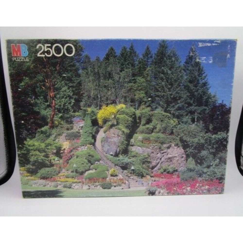 Vintage MB Puzzle 2500 Pieces Butchart Gardens Victoria Canada Jigsaw Puzzle